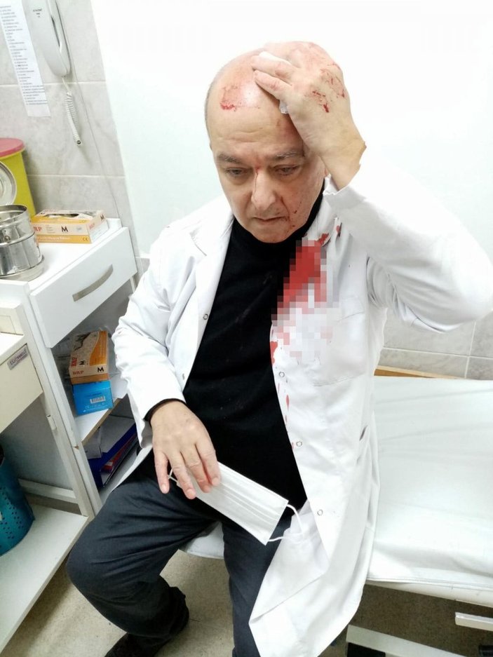 İzmir'de maske uyarısı yapan doktora taşlı saldırı