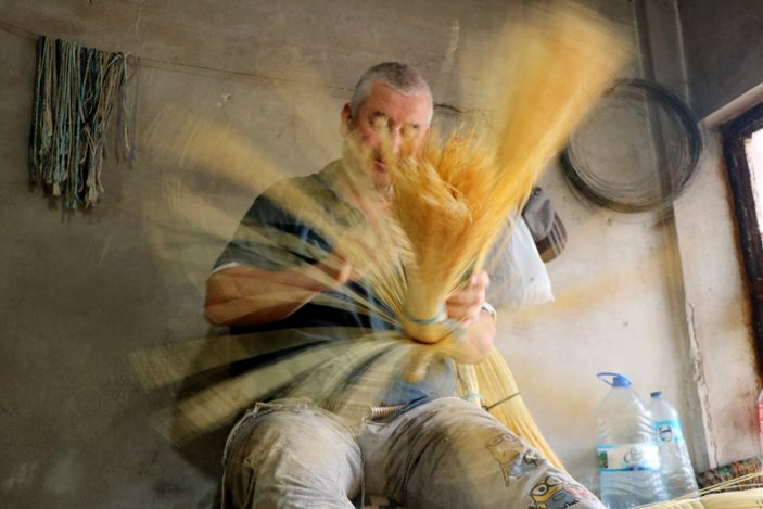 d Süpürgecilik mesleği bitiyor