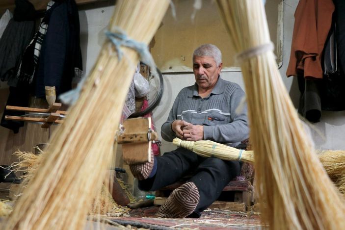 d Süpürgecilik mesleği bitiyor