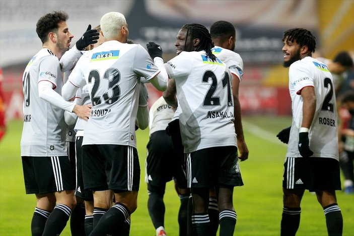 Beşiktaş Kayserispor'u 2 golle yenerek lider oldu