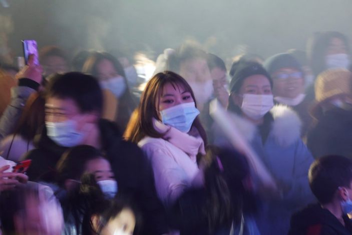 Çin Dışişleri Bakanı Vang Yi: Koronavirüs dünyanın farklı bölgelerinde aynı anda çıktı