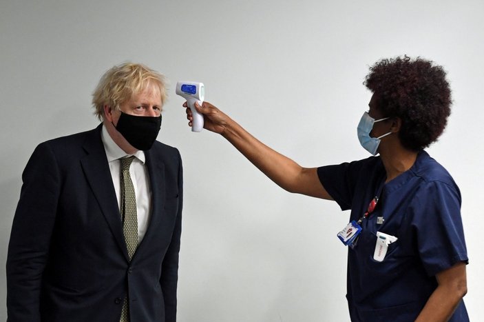 Boris Johnson'dan hastane ziyareti