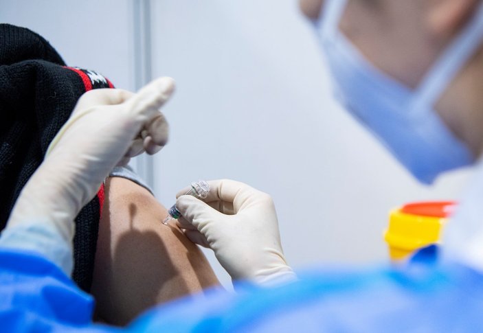 Çin'de koronavirüs aşısı riskli gruplara yapılmaya başladı