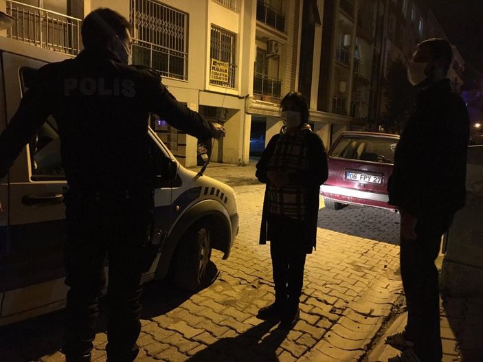 Aydın'da alışveriş poşetlerini taşıyan kadın çantasını çaldırdı