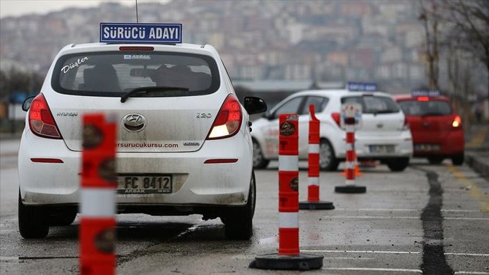 Ehliyet kursları ve özel eğitim merkezleri yüz yüze eğitime başlıyor