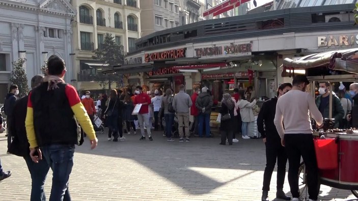 Taksim’de 80 saatlik kısıtlamadan sonra yoğunluk patlaması yaşandı