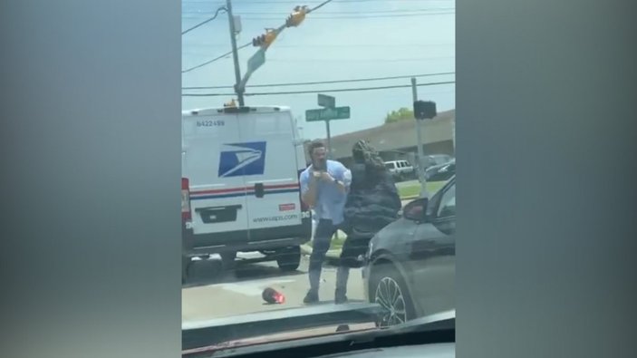 Teksas'ta caddeyi boks ringine dönüştüren kavga