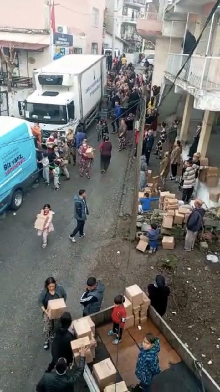 d İzmir’de belediyenin izdiham yaratan yardımı