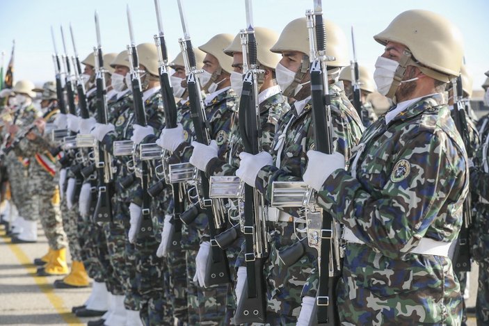 İran ordusunun İHA tatbikatı