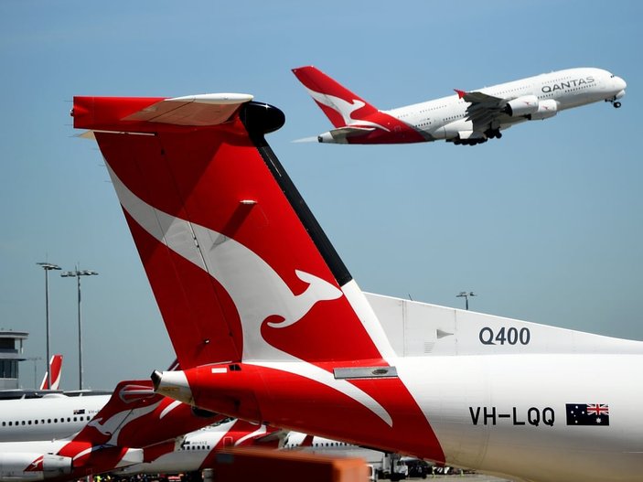 Qantas Hava Yolları'ndan uçuş için koronavirüs aşısı şartı