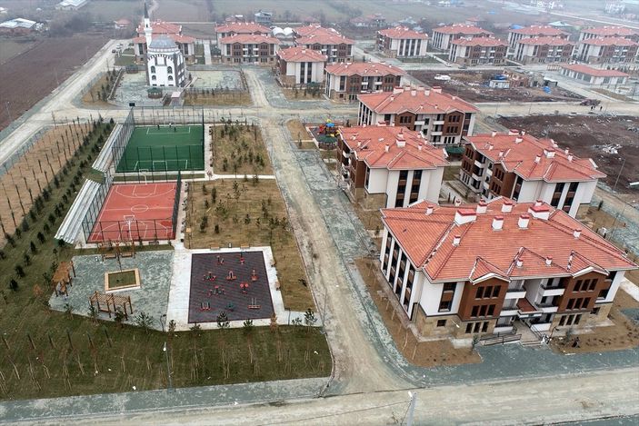 a Elazığ'da depremzedelerin yaraları devletin şefkatiyle sarılıyor