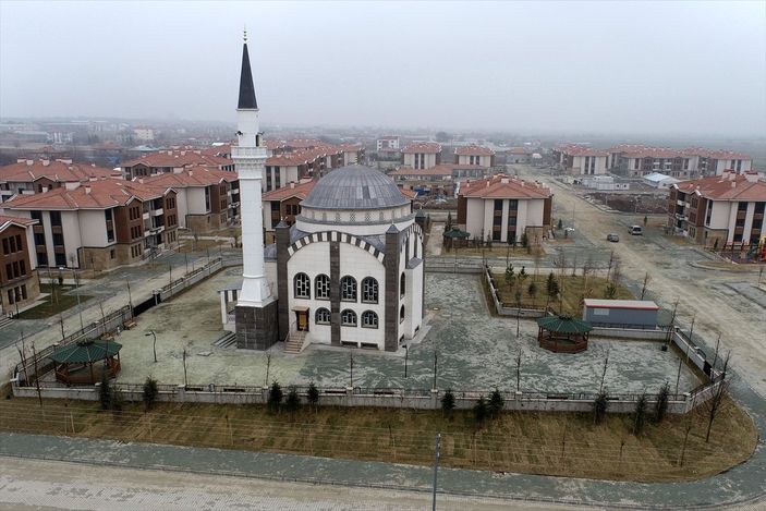 a Elazığ'da depremzedelerin yaraları devletin şefkatiyle sarılıyor