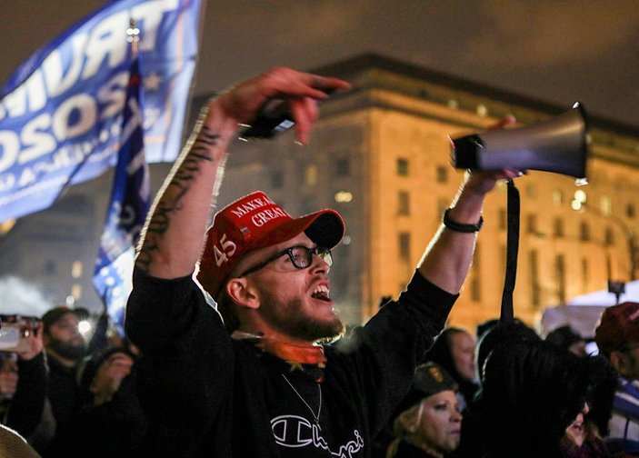 ABD'de polis ile Trump destekçileri arasında arbede