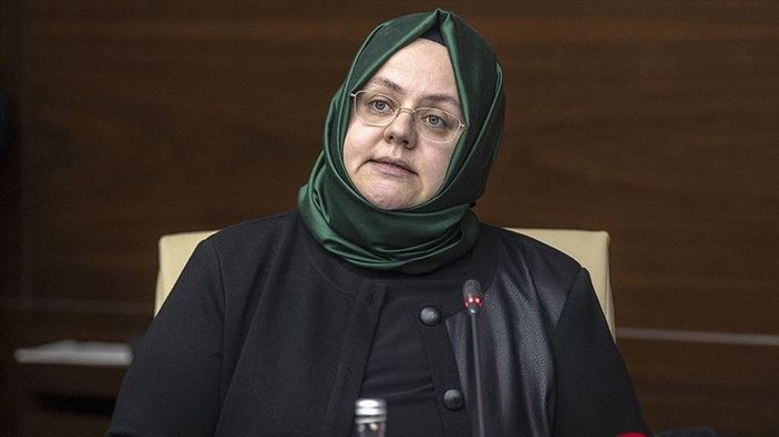a Zehra Zümrüt Selçuk: Güvensiz maske üreten firmalara idari para cezası uygulandı