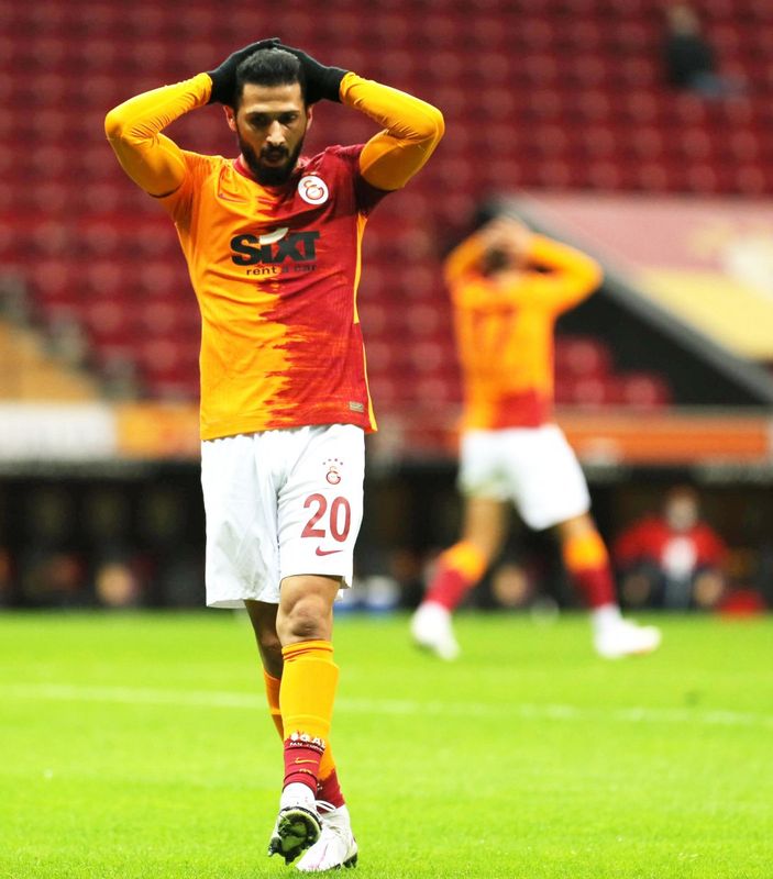 Emre Akbaba'da maaş krizi