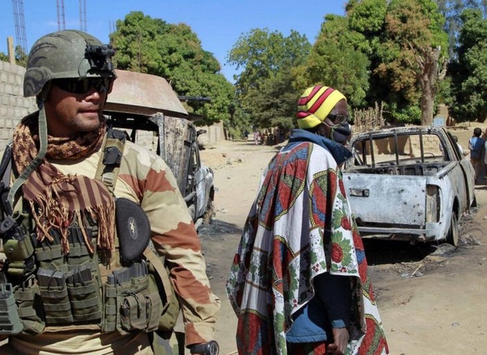 Fransa'nın Mali'deki hava saldırısında 100 sivil öldü iddiası