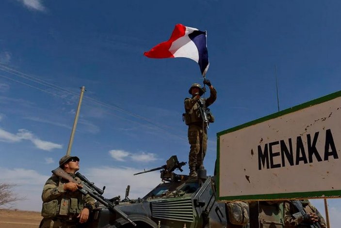 Fransa'nın Mali'deki hava saldırısında 100 sivil öldü iddiası