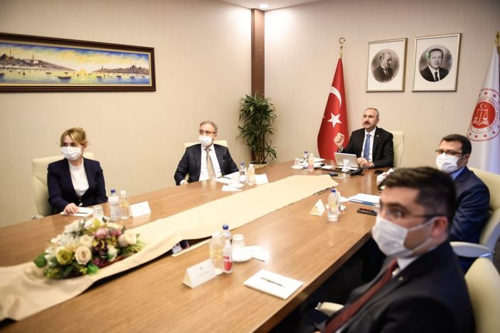 Bakan Gül, Adliye personelleri ile bir araya geldi