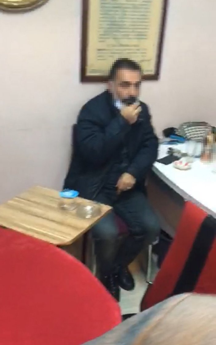 Bursa’da polisin kahvehane baskını sırasında dolaba saklandı
