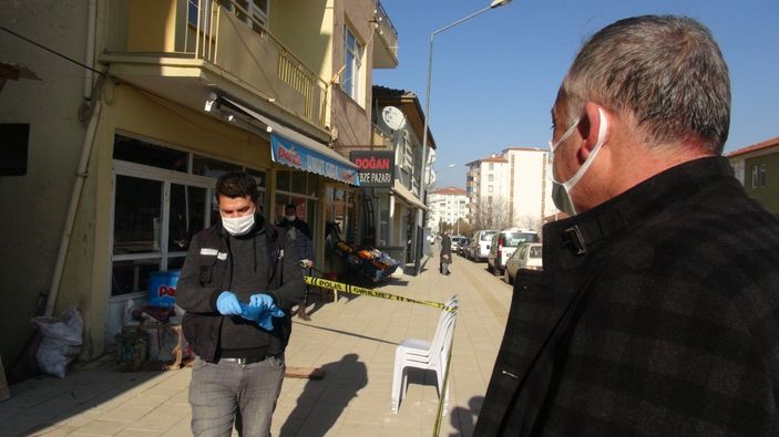 Malatya'da hindi keserken bıçağın üstüne düştü, öldü