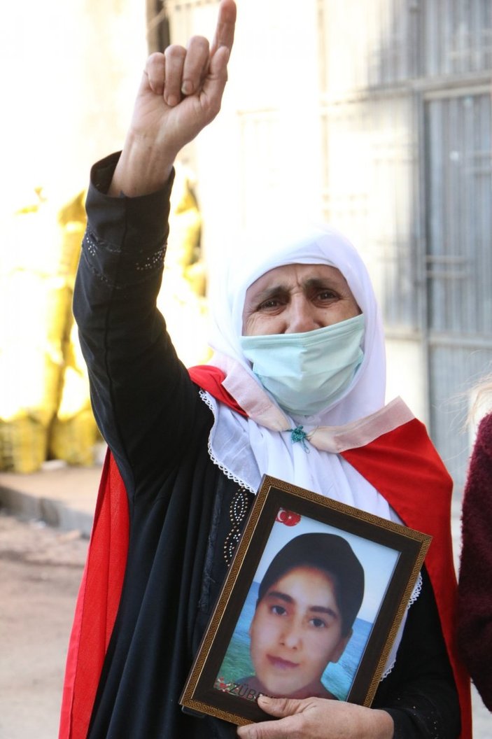 Hakkari HDP il binası önünde evlat eylemi