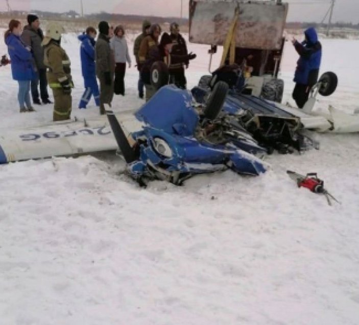 Rusya'da uçak düştü: 3 ölü