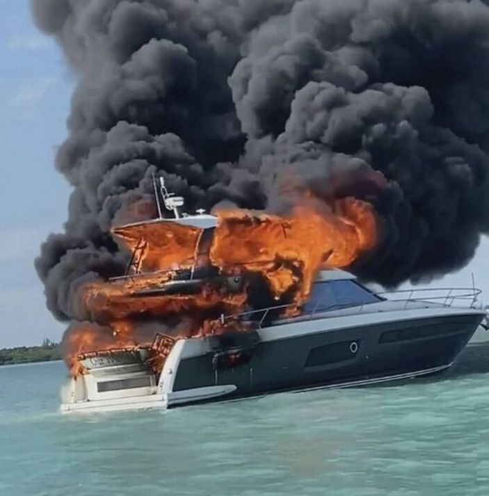 ABD’de lüks yatta yangın