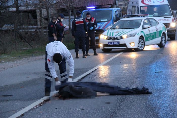 i Kocaeli'nde otomobilin çarptığı yaya hayatını kaybetti