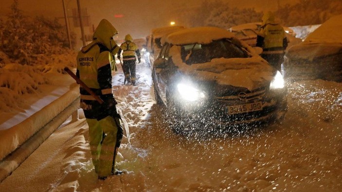 İspanya, kar fırtınasına teslim oldu