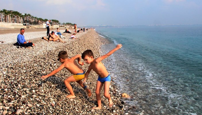 Konyaaltı sahili turist