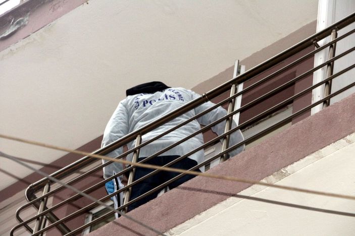 d Isparta'da kaldığı apart dairede ölü bulundu