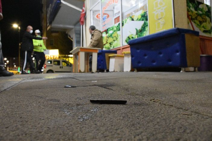 d Sivas'ta polisten kaçan ehliyetsiz sürücü, yayalara çarptı: 4 yaralı