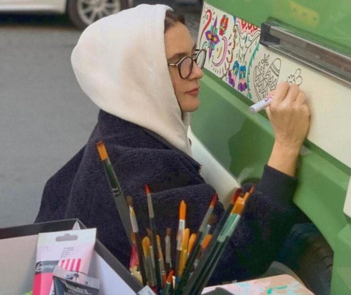 Şevval Sam, karavanını süsledi