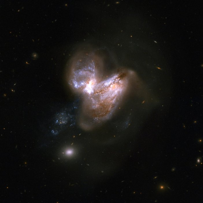 IC 694 -NGC 3690