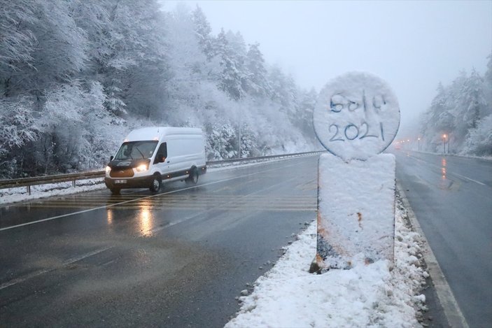 Bolu Dağı'nda kar yağışı etkisini gösterdi