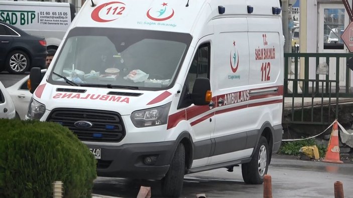 Küçükçekmece'de yıkıma gelenlere saldırı: 1'i avukat 2 yaralı