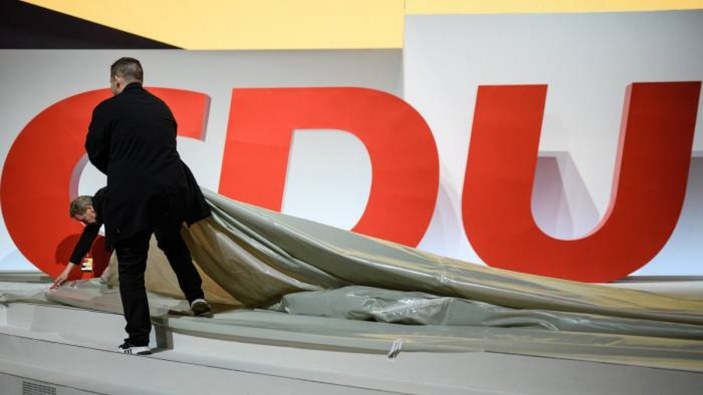 Angela Merkel'in partisi CDU, yeni liderini seçecek