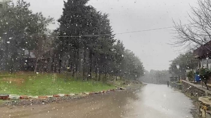 İstanbul'da beklenen kar yağışı başladı