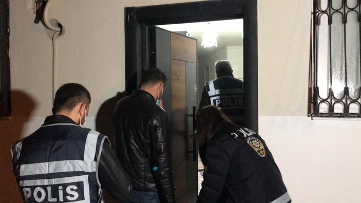 Adana'da yasa dışı bahis operasyonu: 63 gözaltı