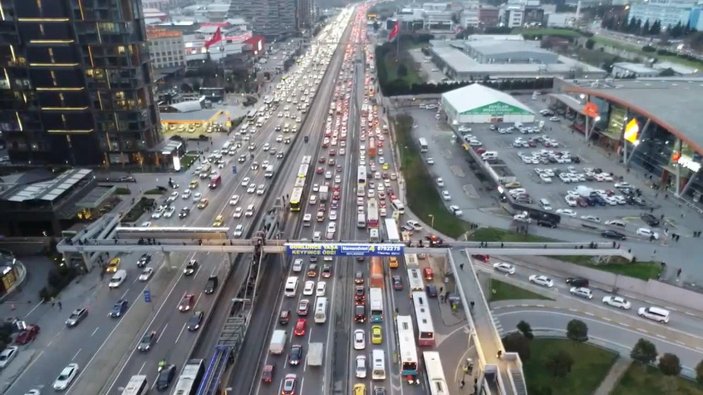 İstanbul'da kısıtlama öncesi trafik yoğunluğu