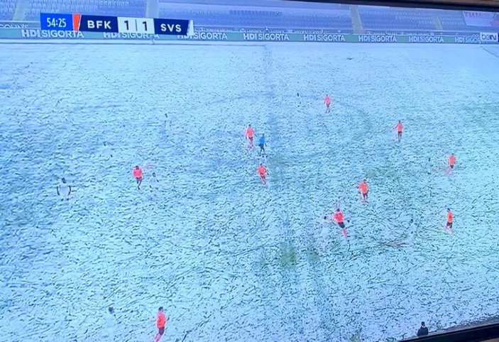 Yoğun kar yağışı yüzünden Sivassporlu futbolcular gözükmedi