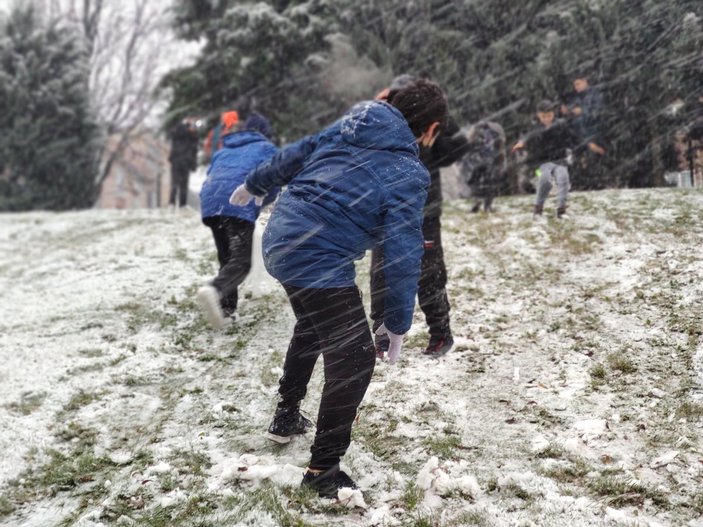İstanbul'da kısıtlamayı unutup karın keyfini çıkardılar