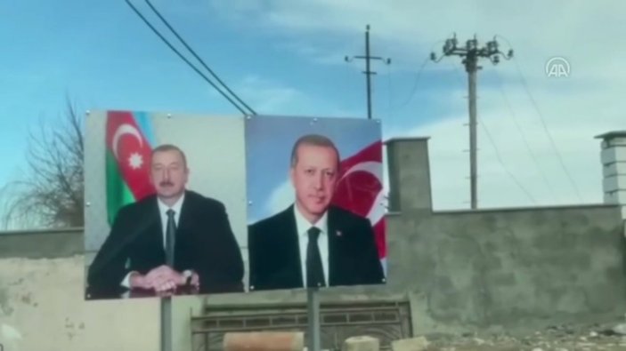 Şuşa'da Cumhurbaşkanı Erdoğan ve Aliyev'in pankartları dikkat çekti