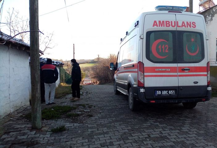 Tekirdağ'da sobayı benzinle yakmaya çalışınca ev yandı