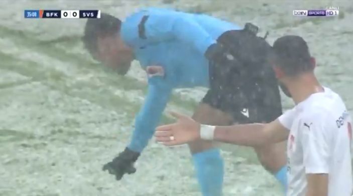 Alper Ulusoy karlı zemine köpük sıktı