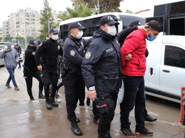 Adana’da çete lideri cinayet işleyip tehditle çocuğun üzerine attı