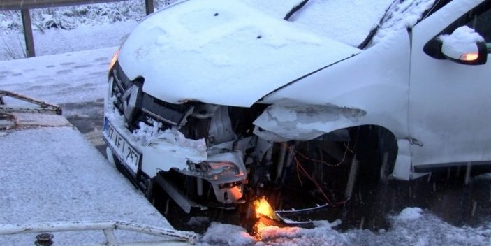 İstanbul'da kar yağışı sonrası trafik kazaları