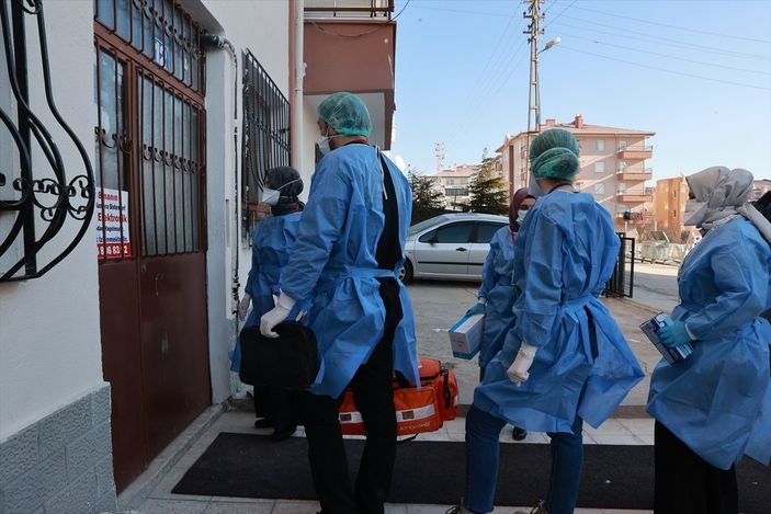 a 90 yaş üzerindekiler, evden aşılanmaya başlandı