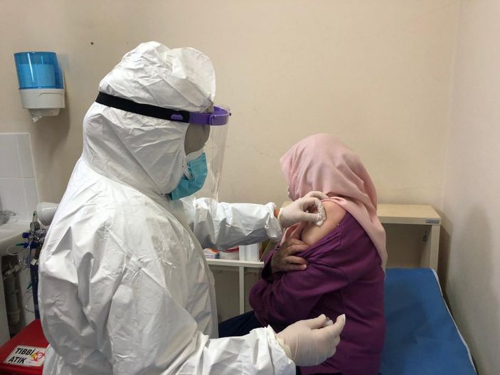 d Türkiye'deki huzurevi ve bakımevlerinde aşılanma başladı