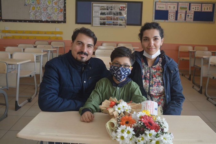 Devlet Bahçeli, matematik şampiyonu Yusuf Eymen'i tebrik etti